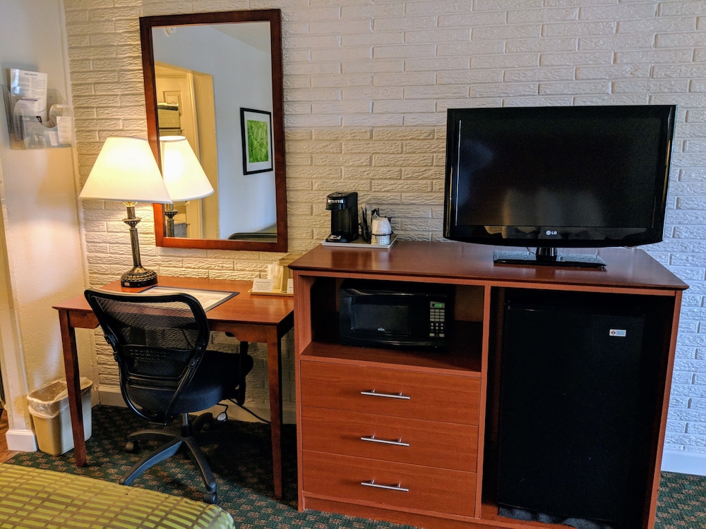 Best Western Hendersonville Inn 40/45