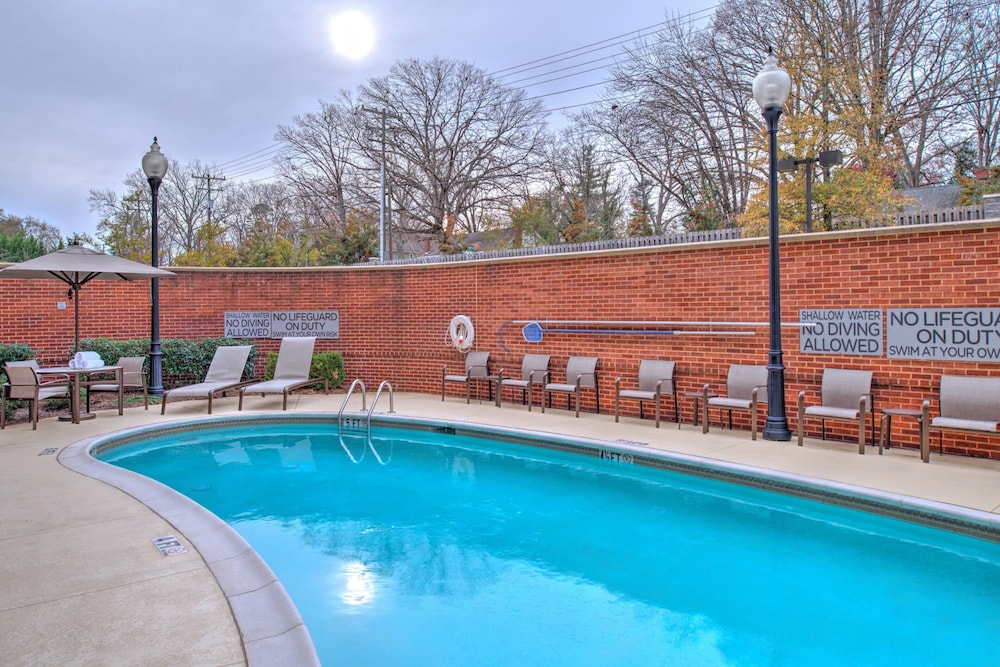 Courtyard Marriott Clemson 1/43