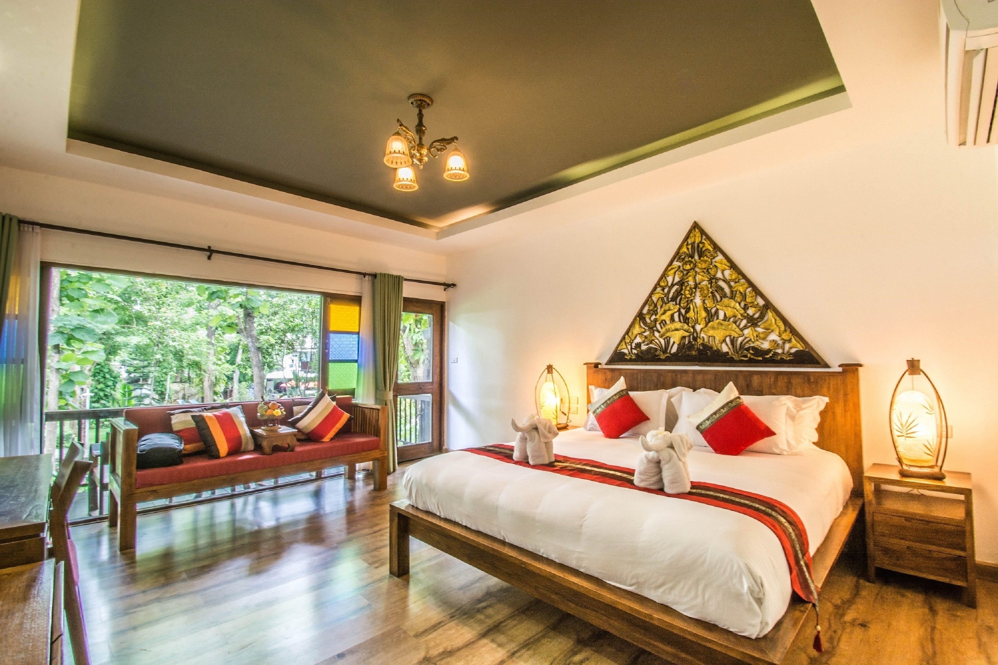Deluxe, Twin Beds