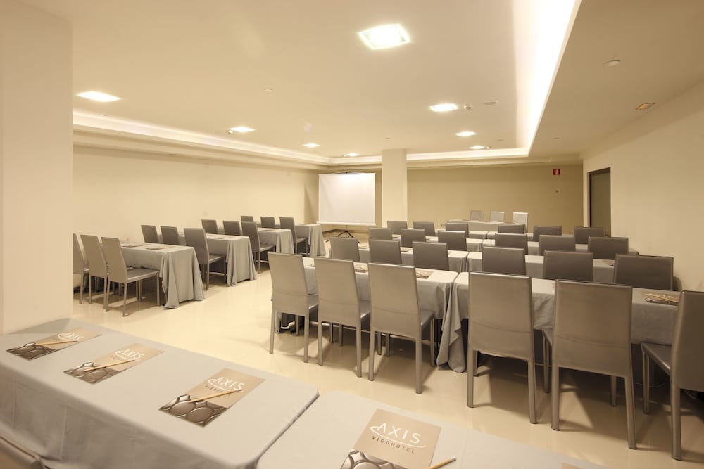Silken Axis Vigo 52/60
