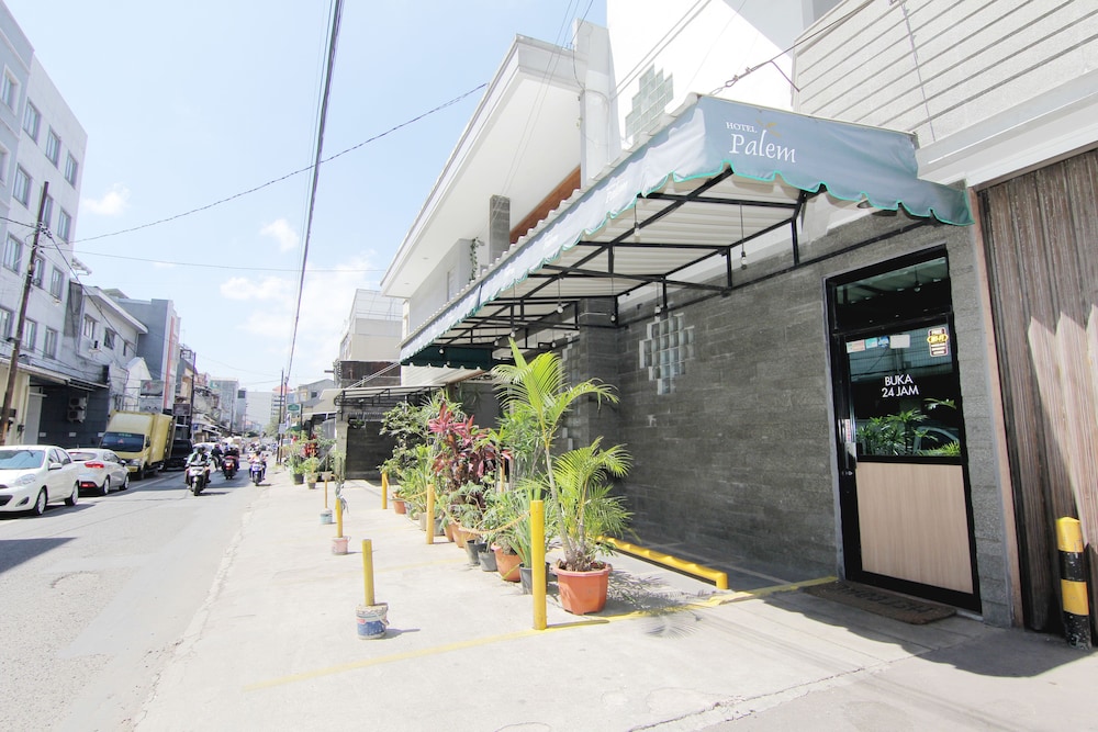 OYO 90103 Hotel Palem 23/24