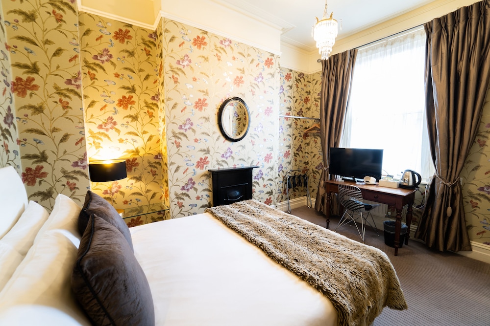 Brooks Guesthouse 13/79