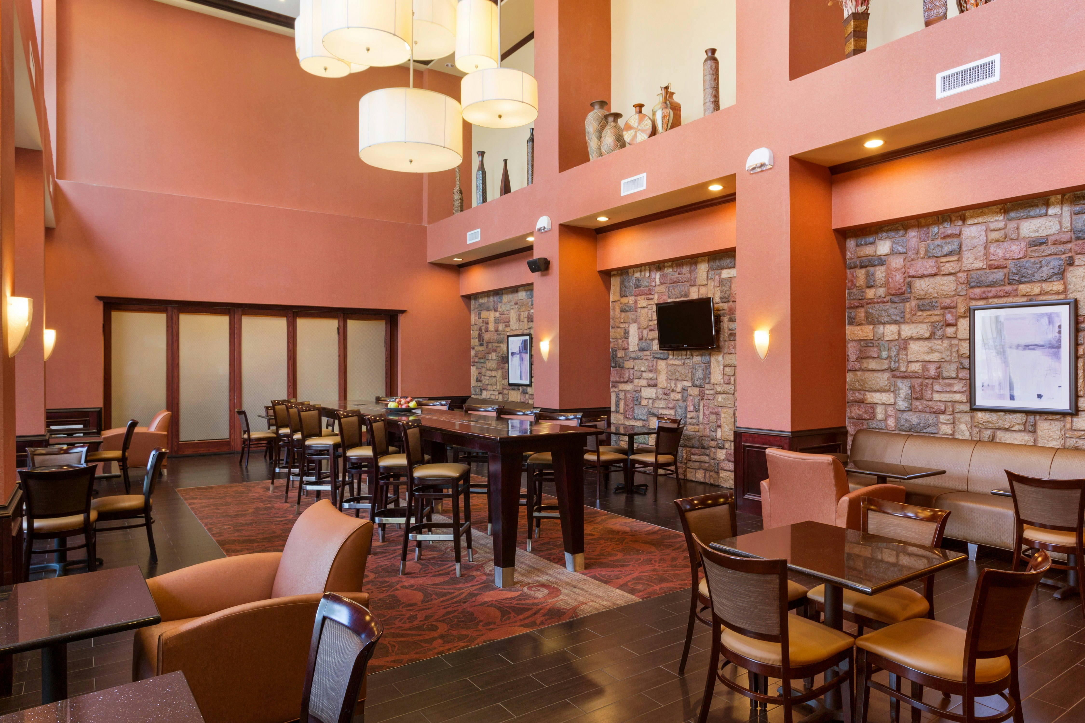Hampton Inn & Suites Mission 37/54