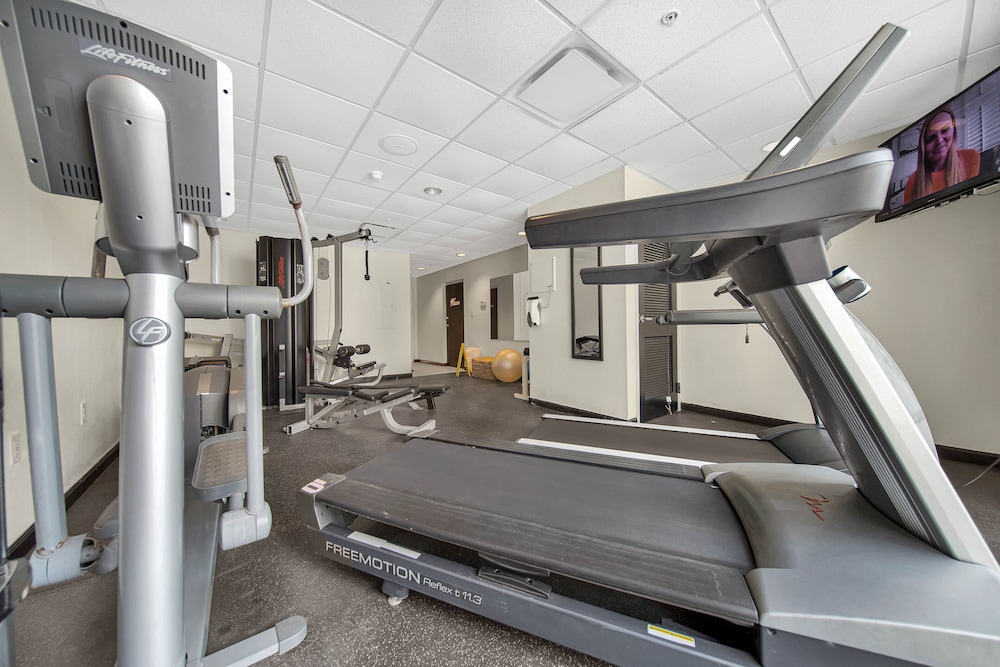 Peninsula Island Resort Spa All Suites 24/66