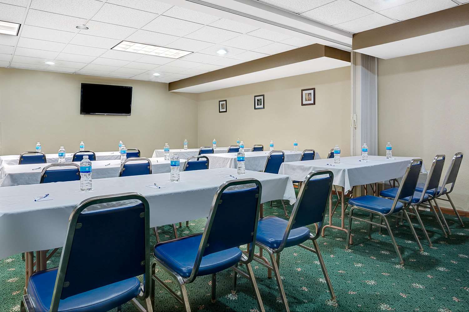 Travelodge by Wyndham Iowa City 12/13