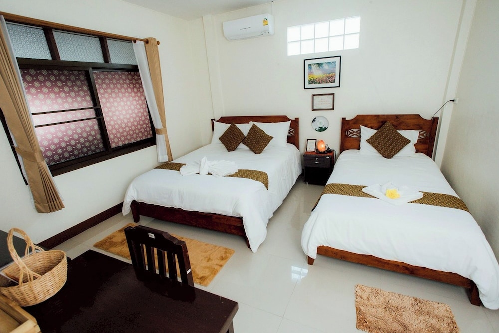 Gita's House 23/69
