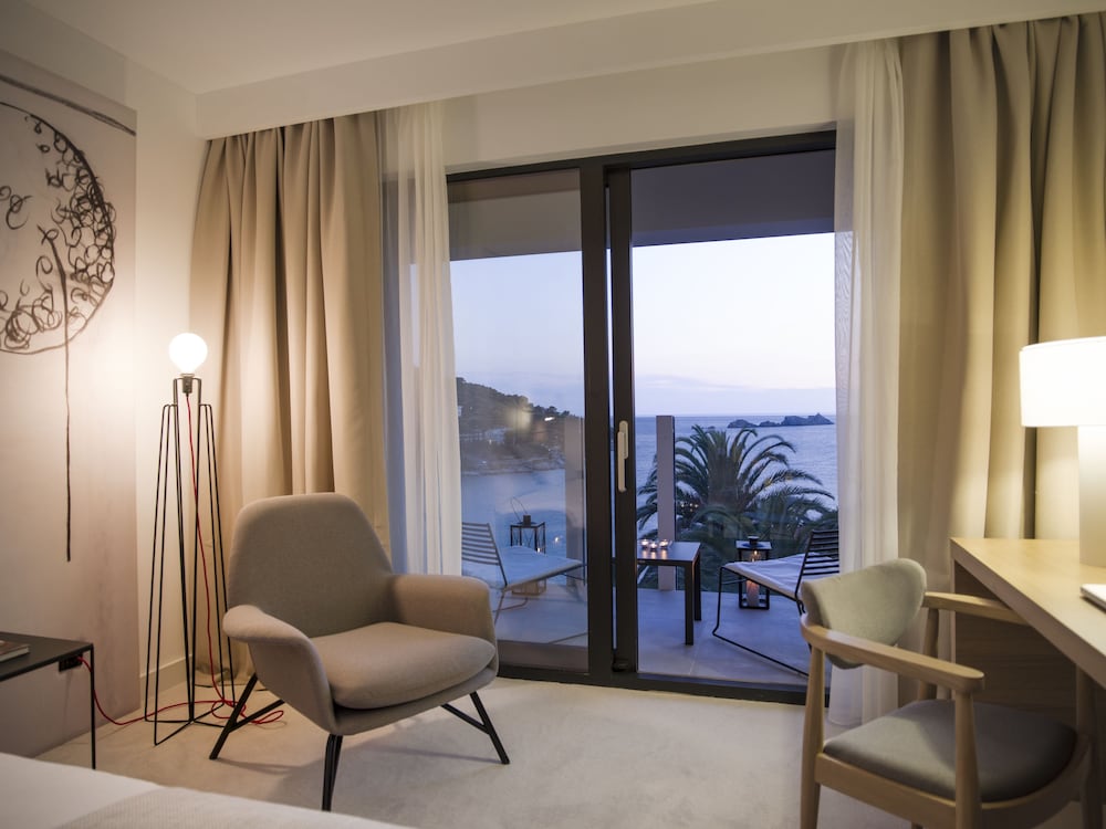 Kompas Hotel 33/63