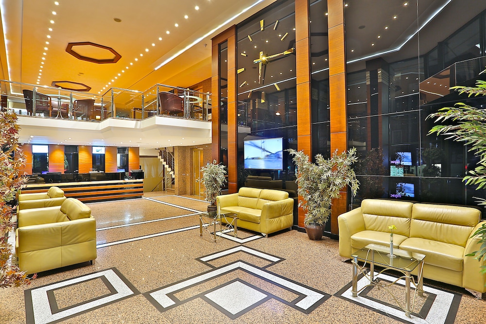 Grand Madrid Hotel 13/34