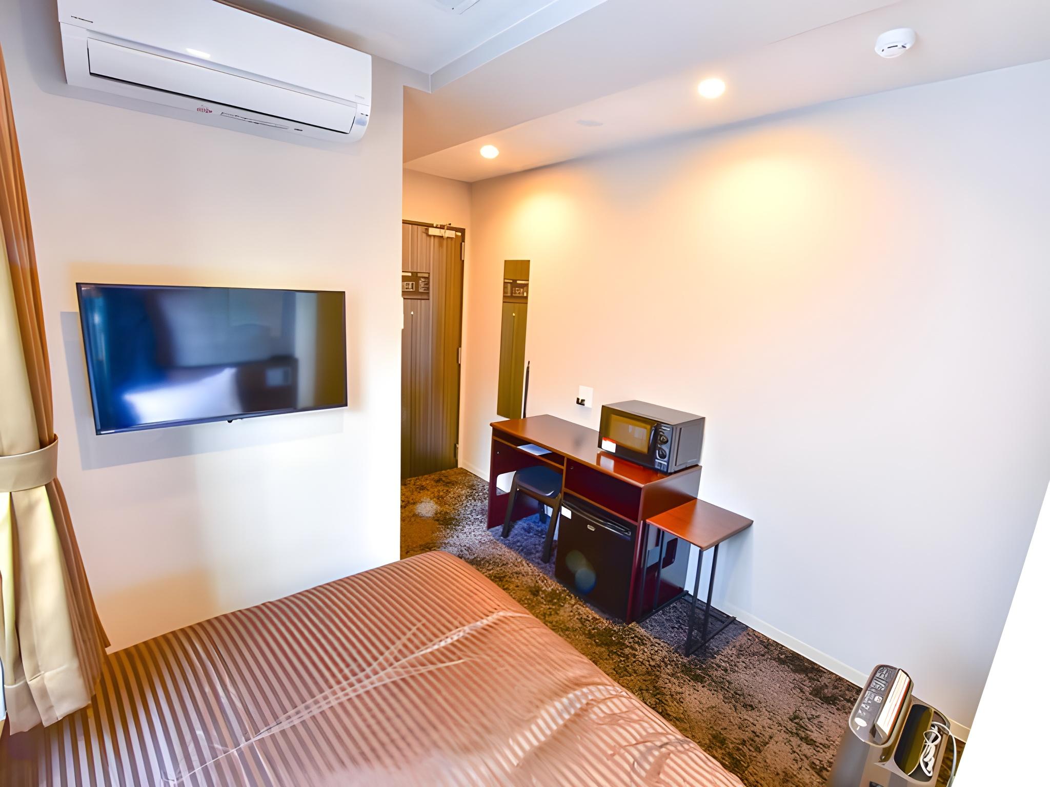 Semi Room, Deluxe, Semi Double Bed