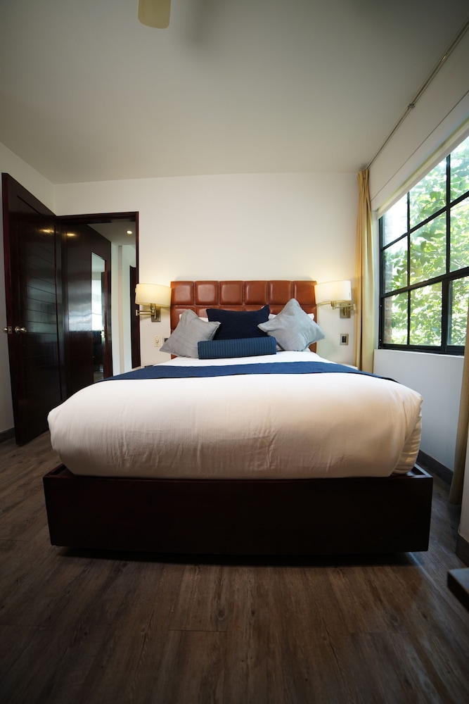 FlowSuites Polanco 12/38