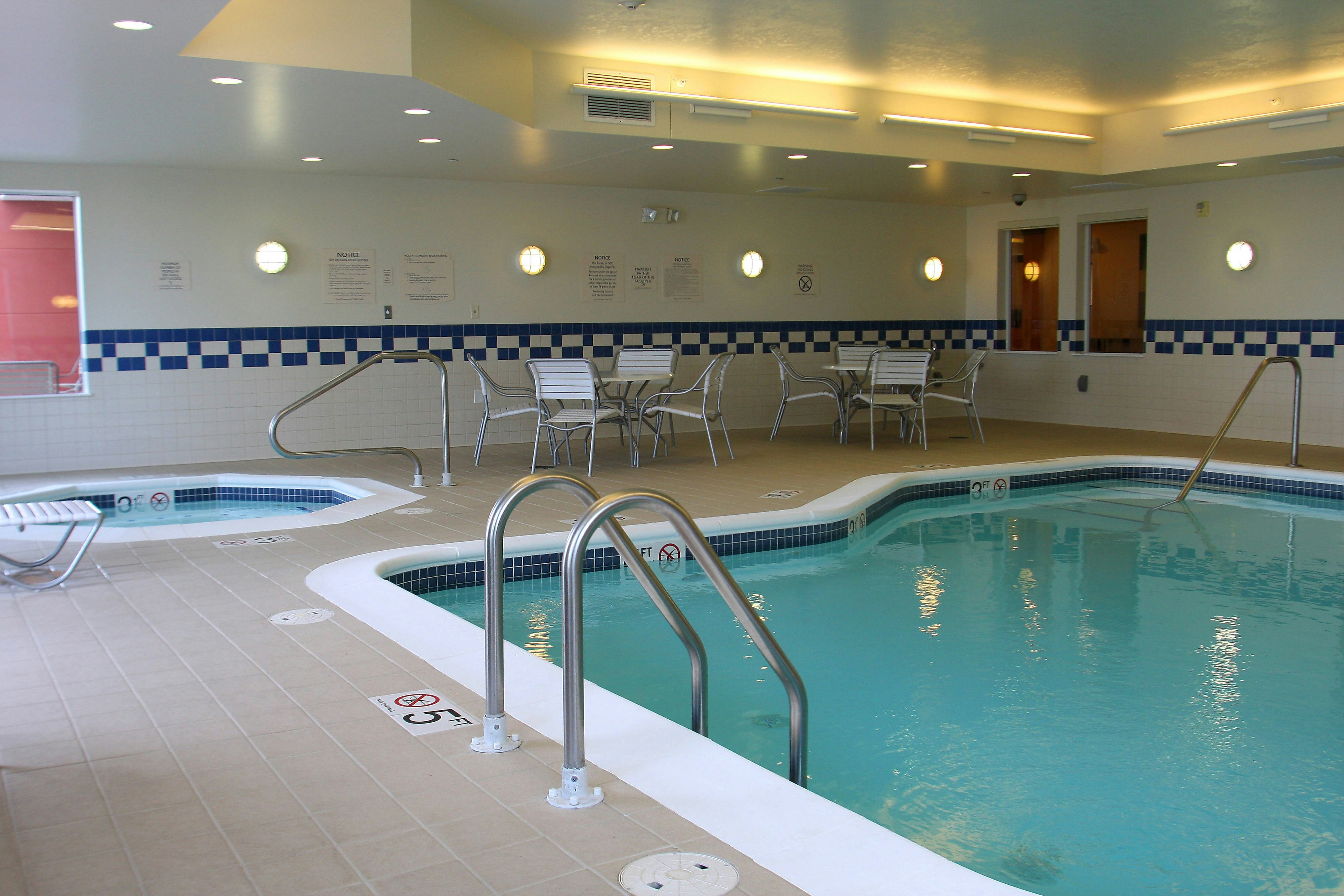 Fairfield Inn And Suites Marion 3/6