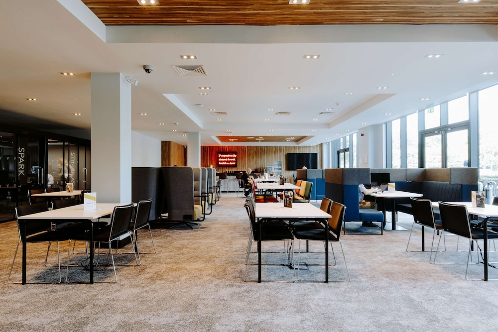 Village Hotel Farnborough 36/62