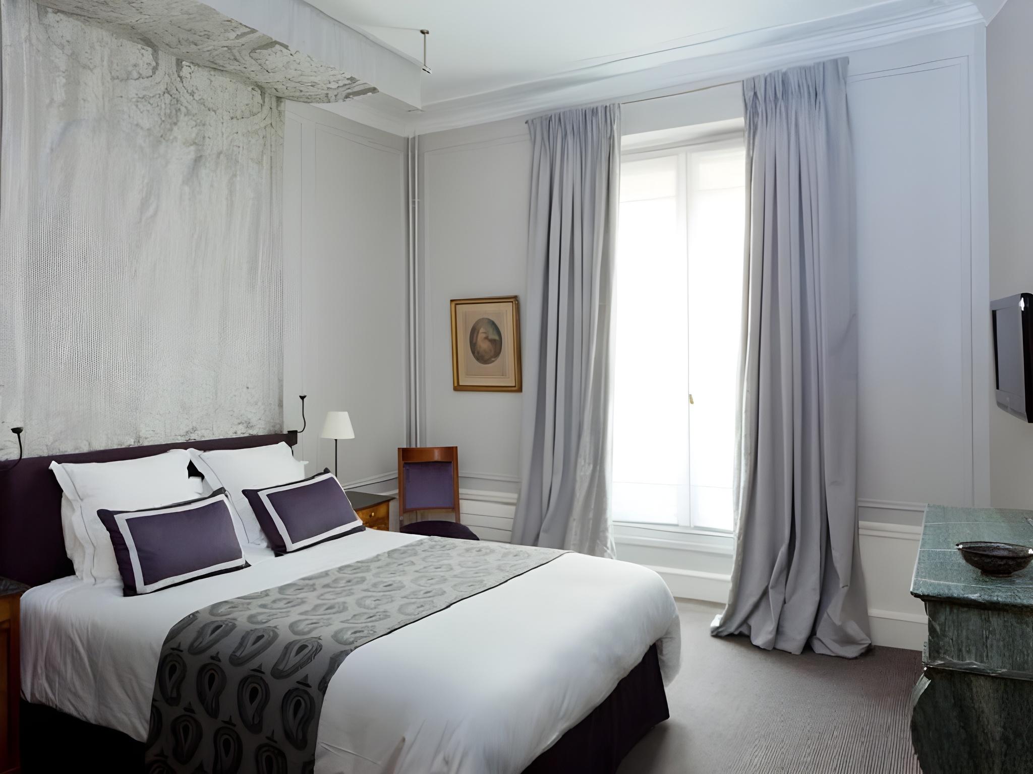 Room at Hotel Mansart, PARIS