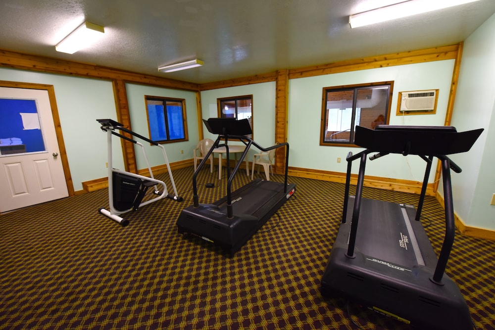 Mackinaw Beach & Bay Inn & Suites 31/51