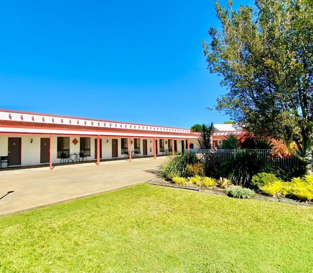 Bundaberg Spanish Motor Inn 25/33
