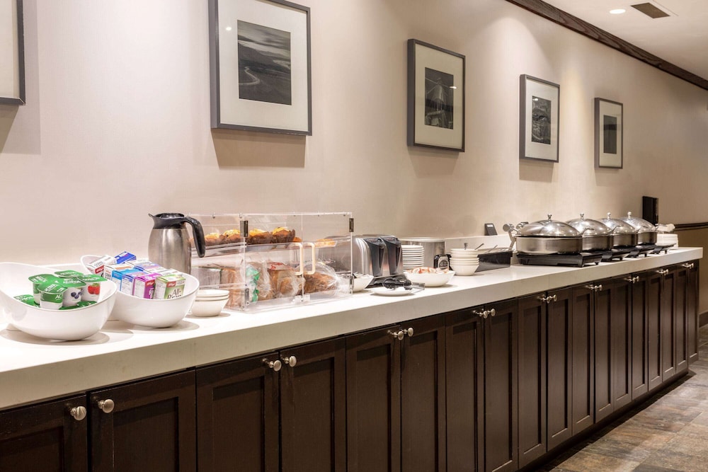 Ramada By Wyndham Northern Grand Hotel Conference Centre 34/58