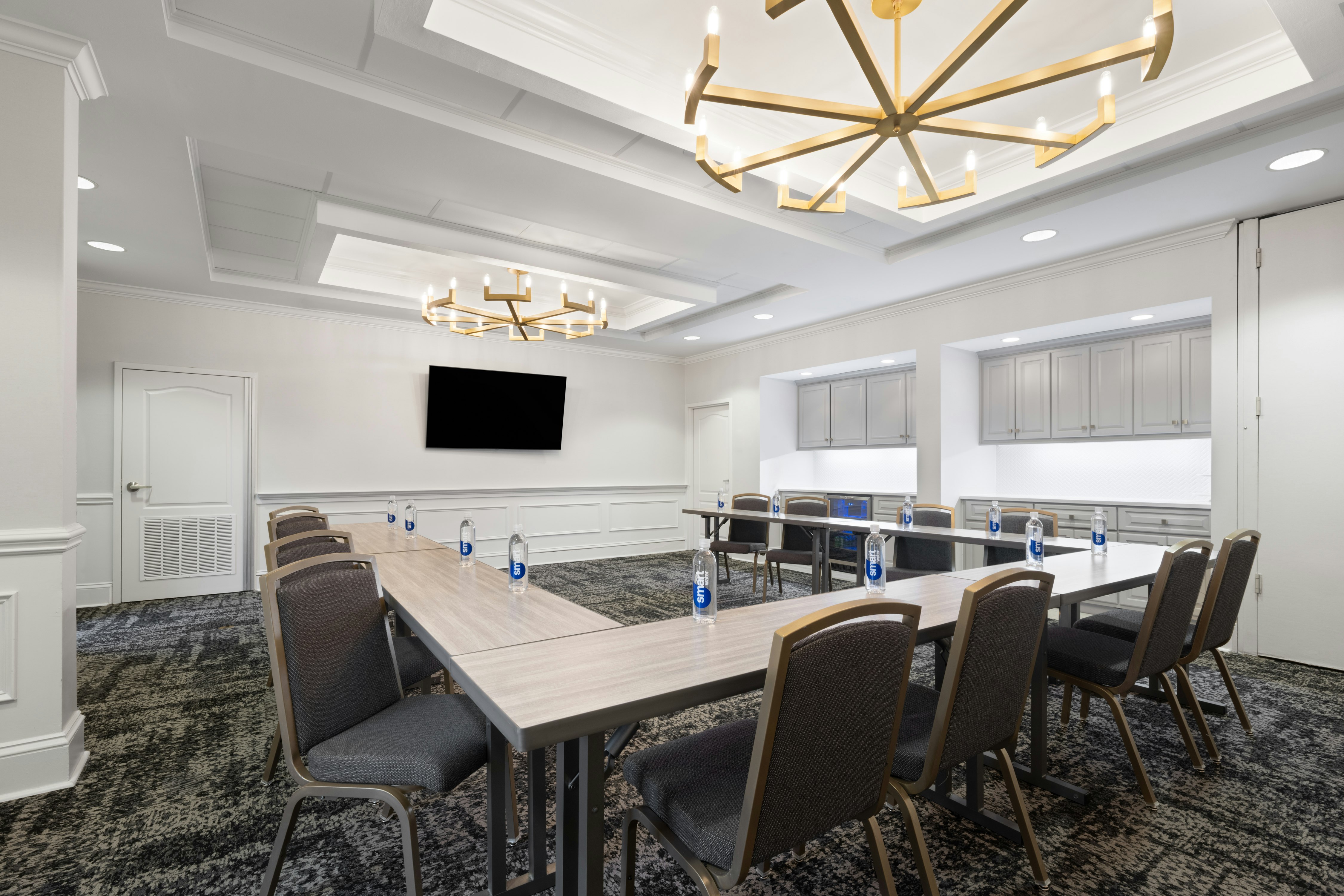Hampton Inn & Suites-Charlotte/SouthPark at Phillips Place 13/24
