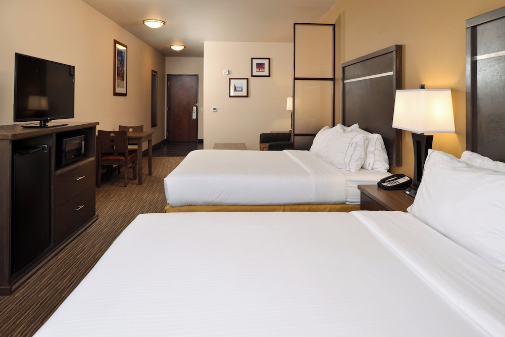 Holiday Inn And Suites Globe 17/55