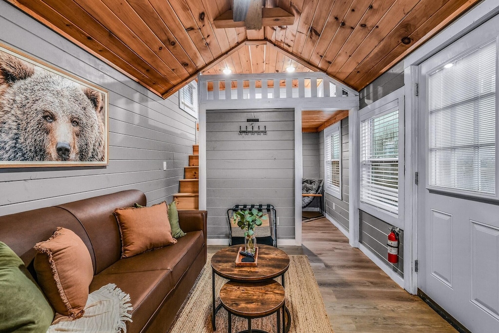 Sojourn Lodging 35/53