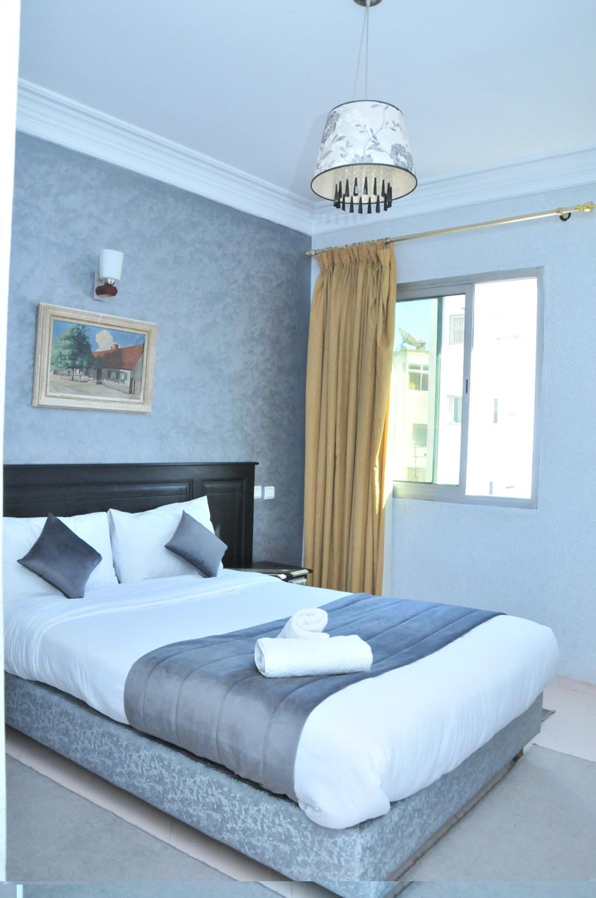 Hotel East West 25/50