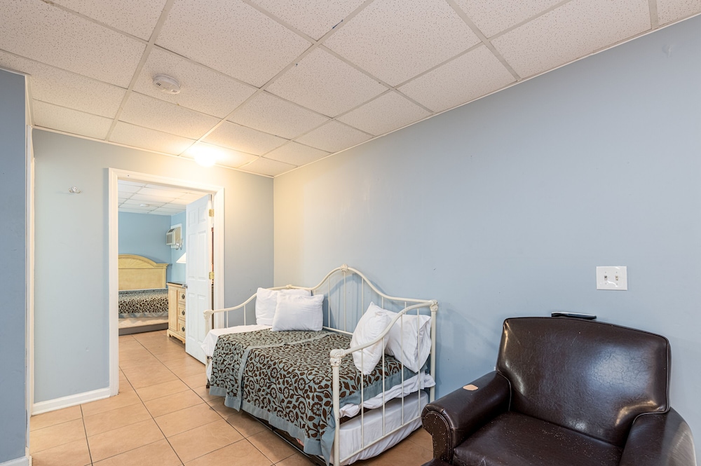 Hotel Charlee Villas By The Beach 22/62