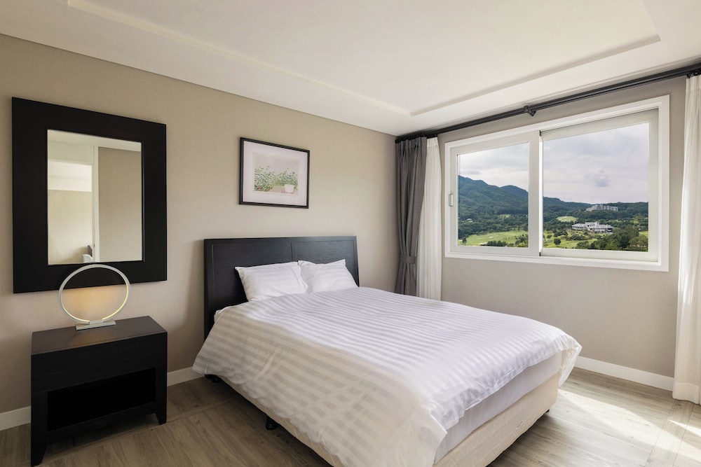 Noble, Village, Valley, 2 Beds, 31 Pyeong