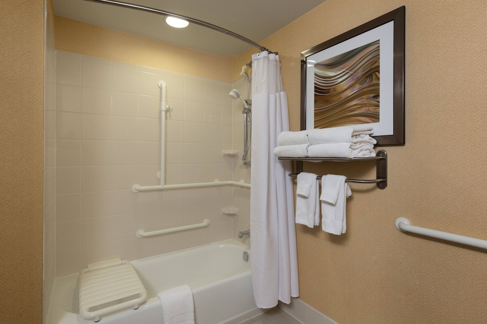 Courtyard by Marriott Harrisburg Hershey 8/32