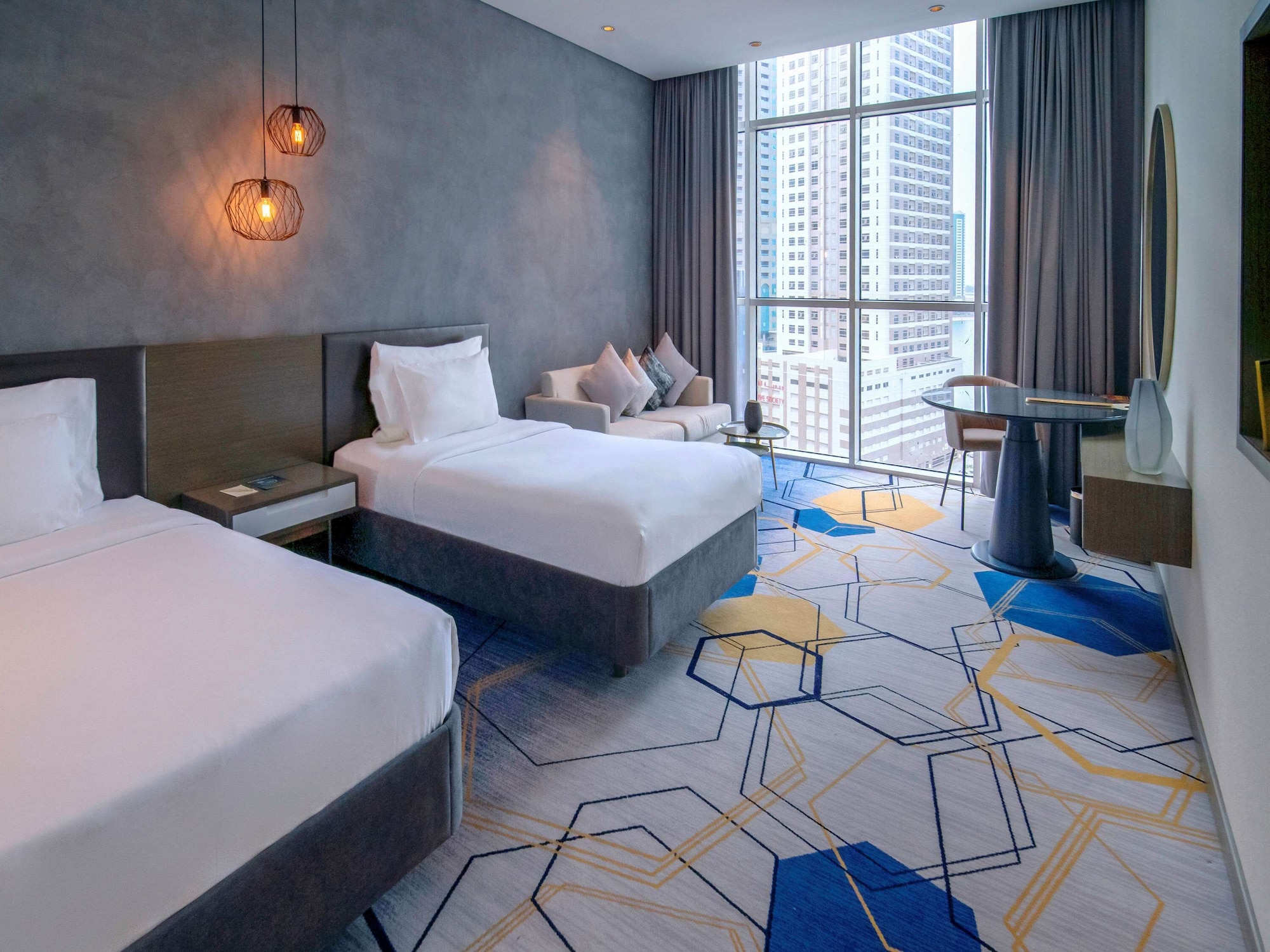 SUPERIOR, TWIN BEDS, CITY VIEW