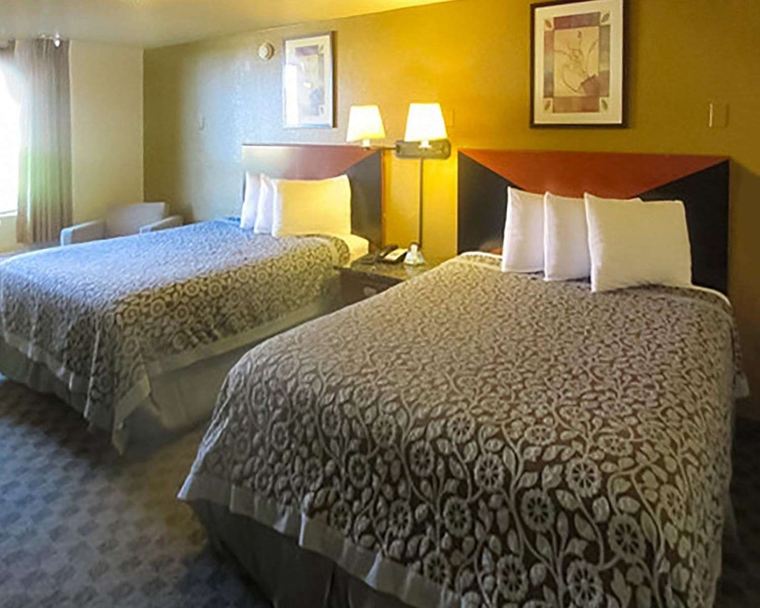 Room, 2 Queen Beds, Smoking