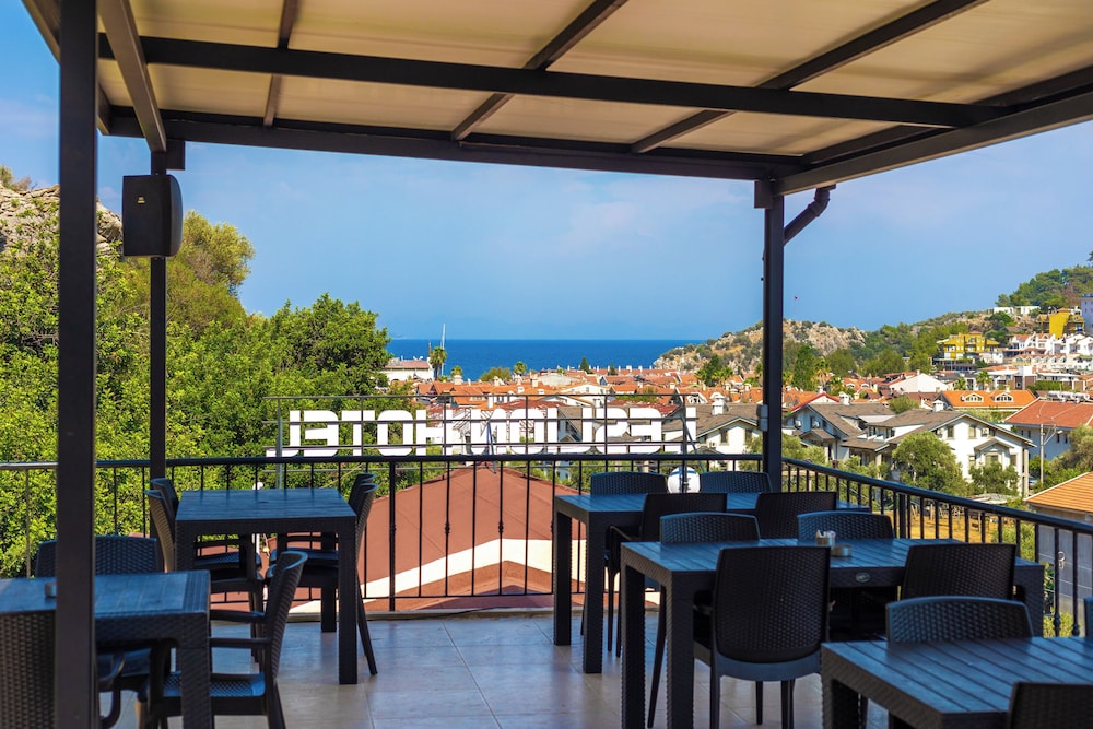 TURUNC LIFE HOTEL 32/48