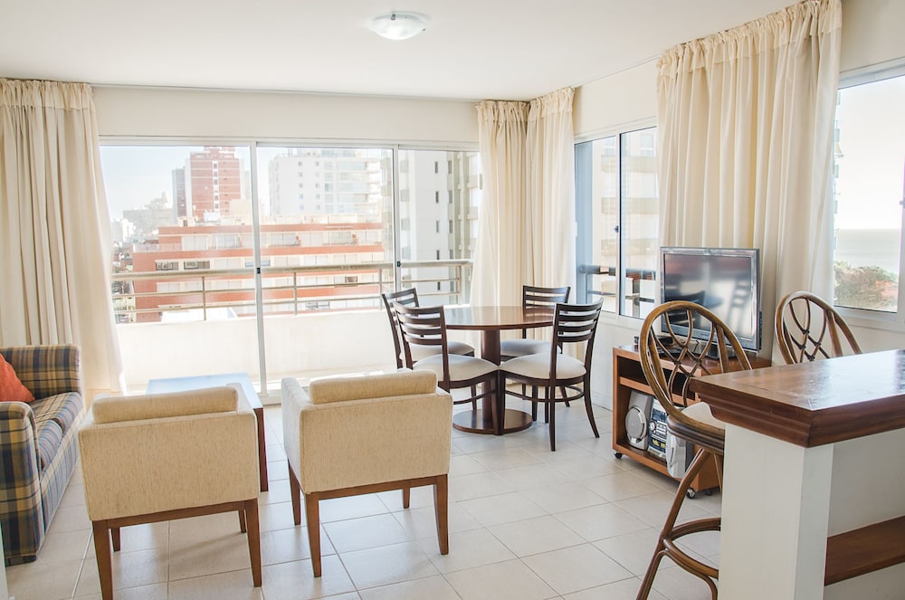 Sunset Beach Hotel 58/68