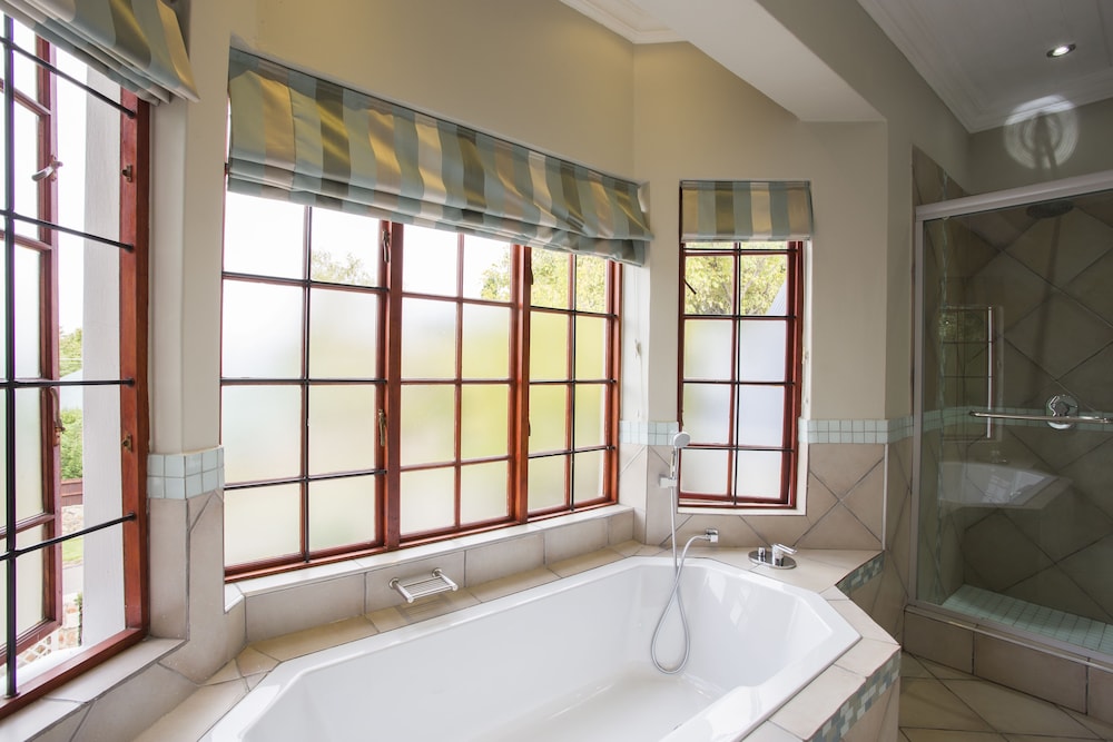 The Browns' Luxury Guest Suites 37/38