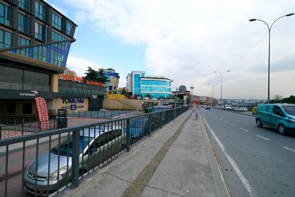 B'Istanbul Hotel 41/50