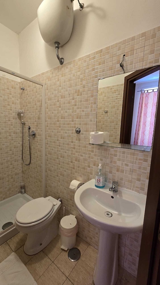 Meltin' Rome Guesthouse 30/40