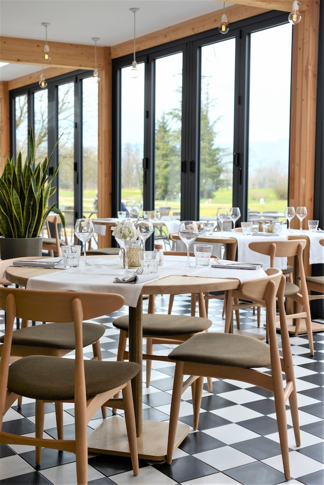 GOLF HOTEL DE GRENOBLE 38/53