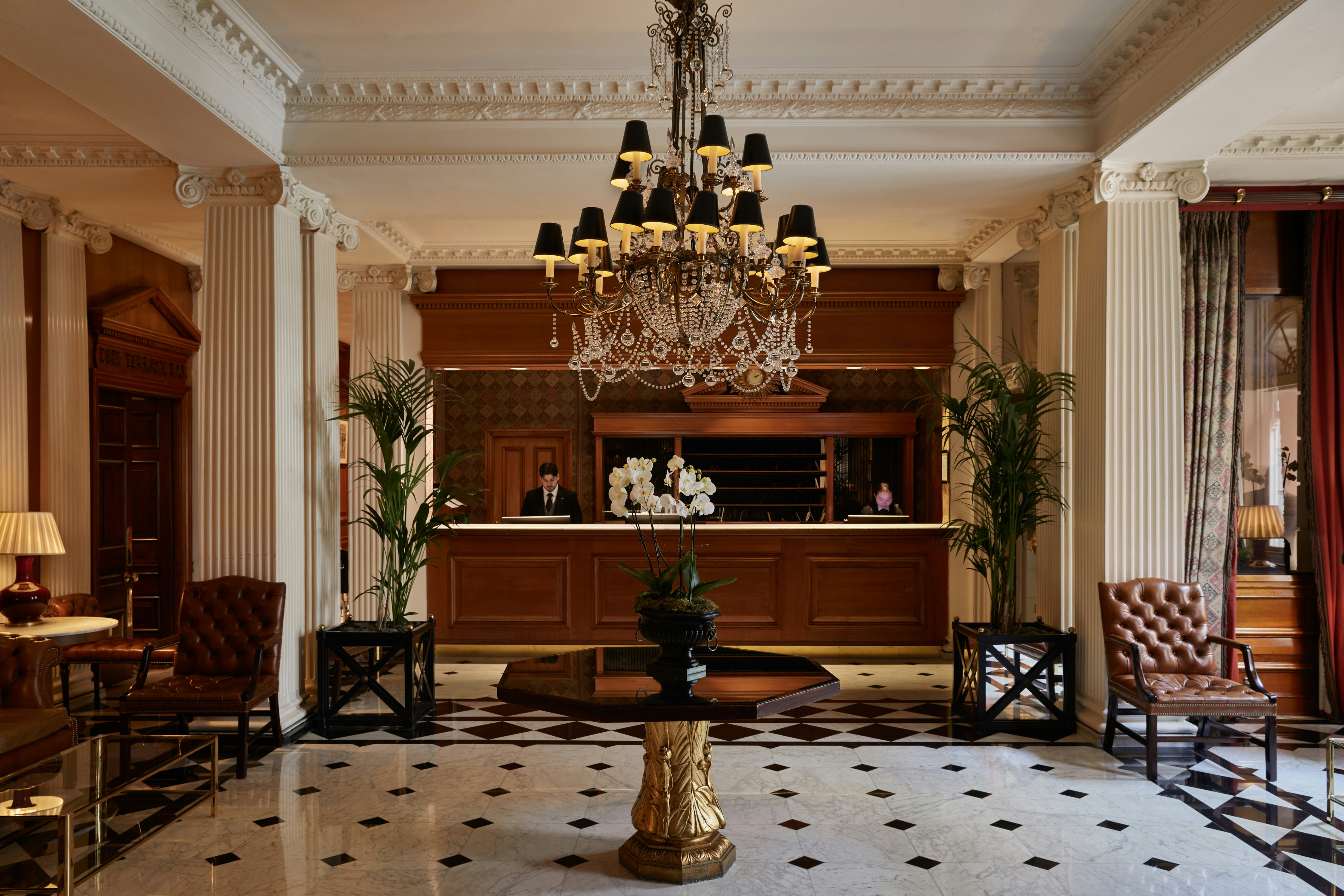 The Chesterfield Mayfair 5/84