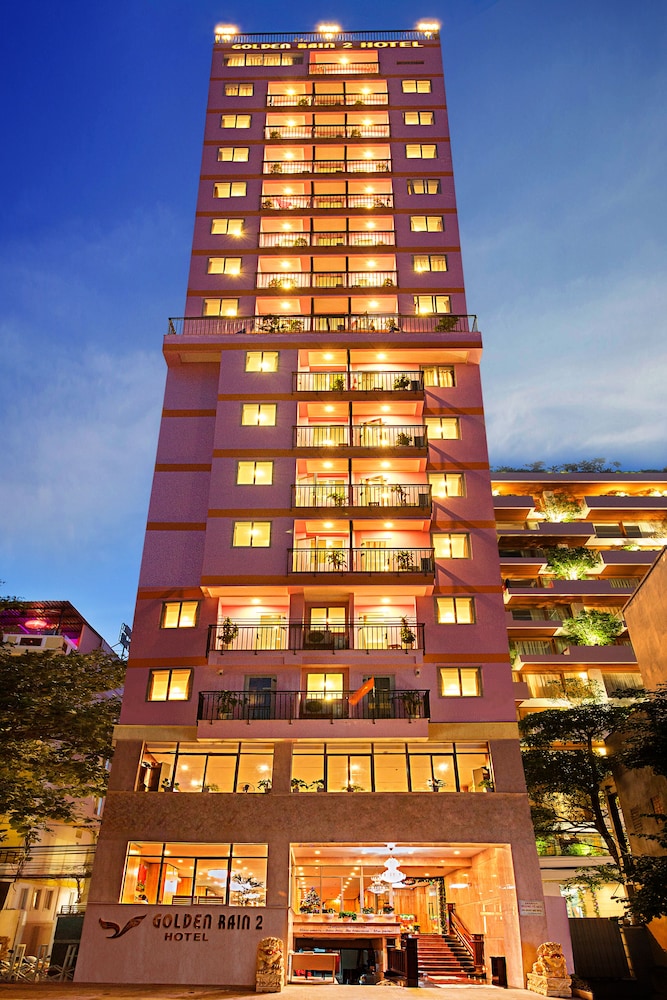 Golden Rain 2 Hotel 1/96