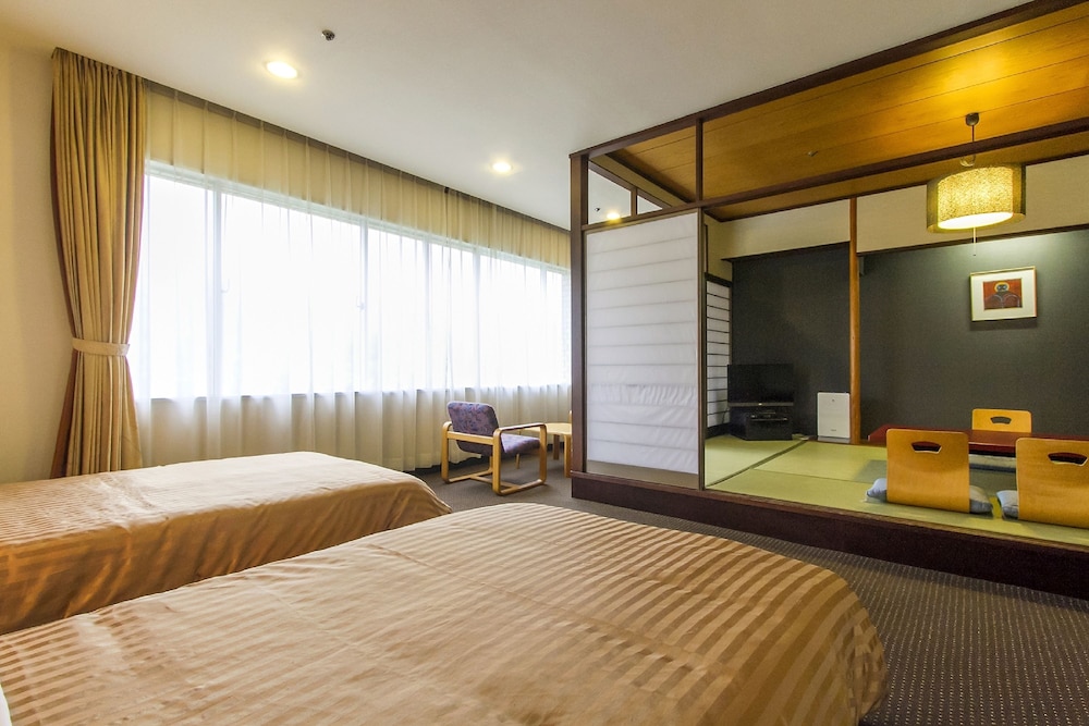 Suginoi Hotel 19/76