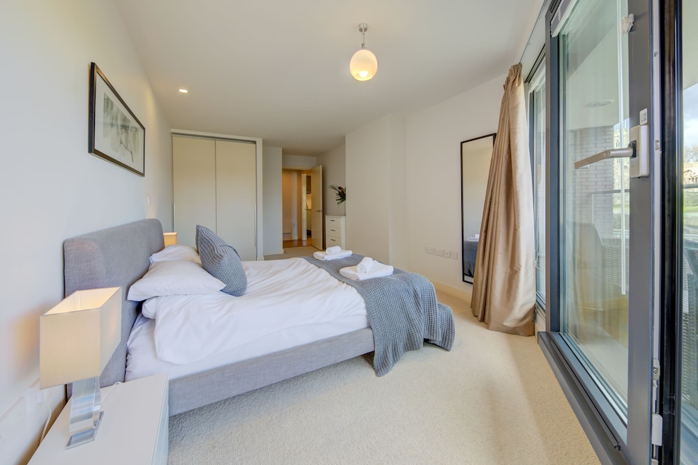 Cleyro Serviced Apartments - Finzels Reach 19/50