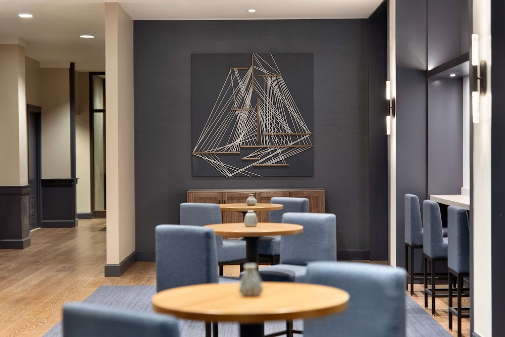 Hotel Champlain Burlington, Curio Collection by Hilton 69/77