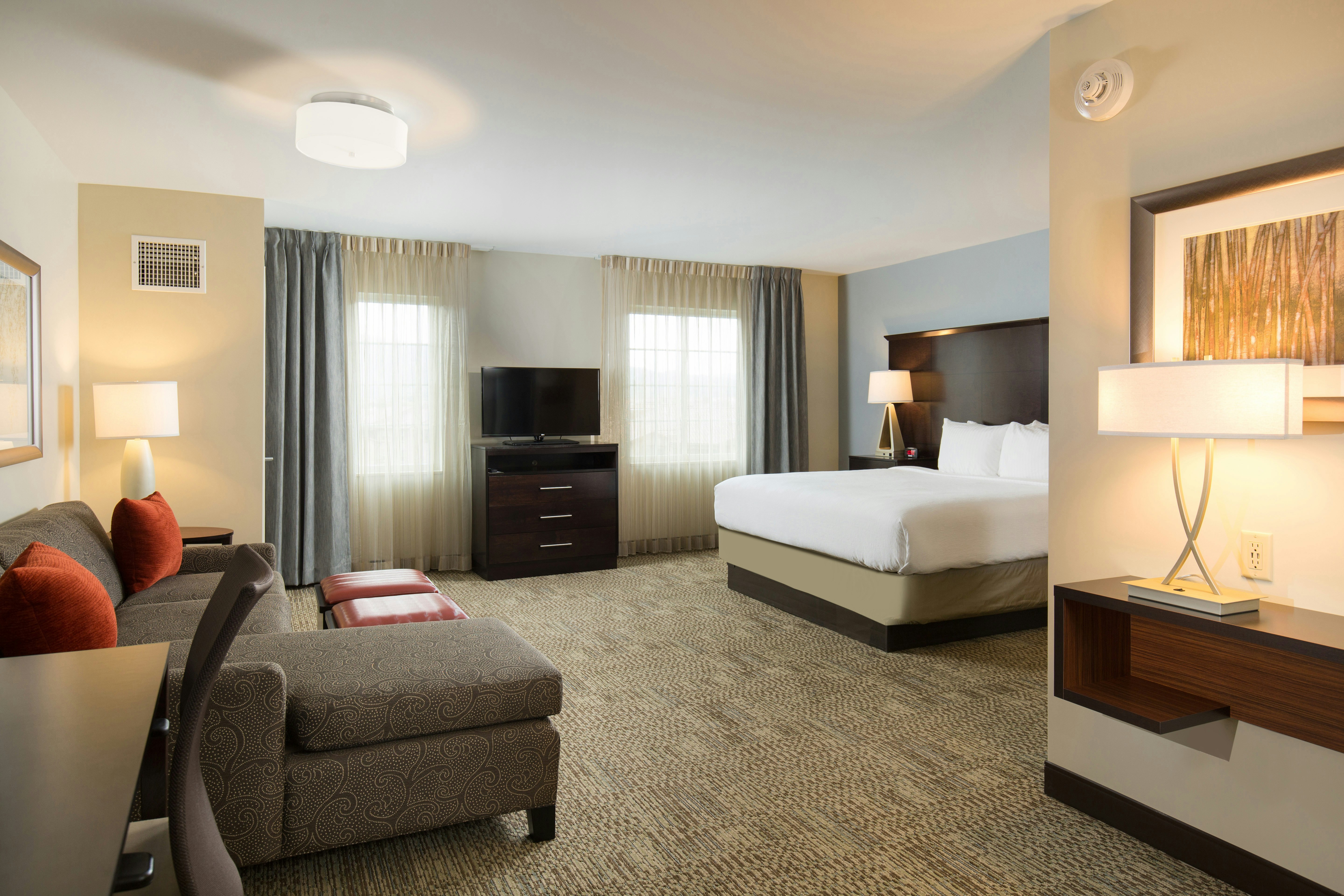 Staybridge Suites Corona South 6/45