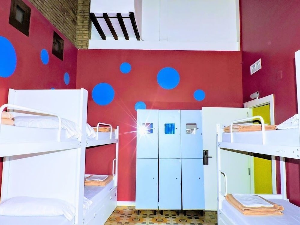 Purple Nest Hostel 52/60