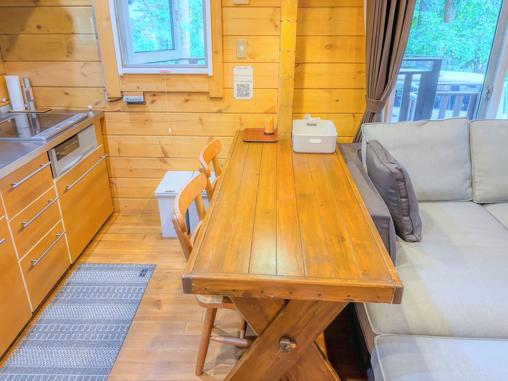 Hal Cottage 43/45