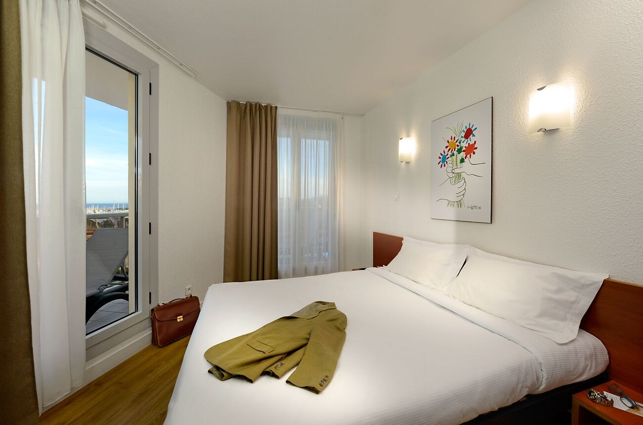 1 BEDROOM, APARTMENT