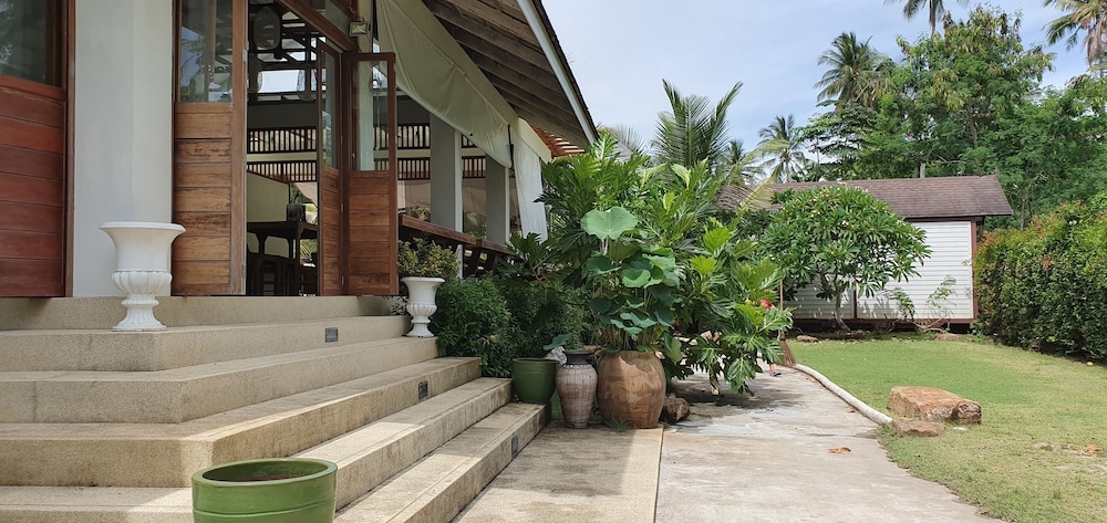 Isle Beach Resort 6/65