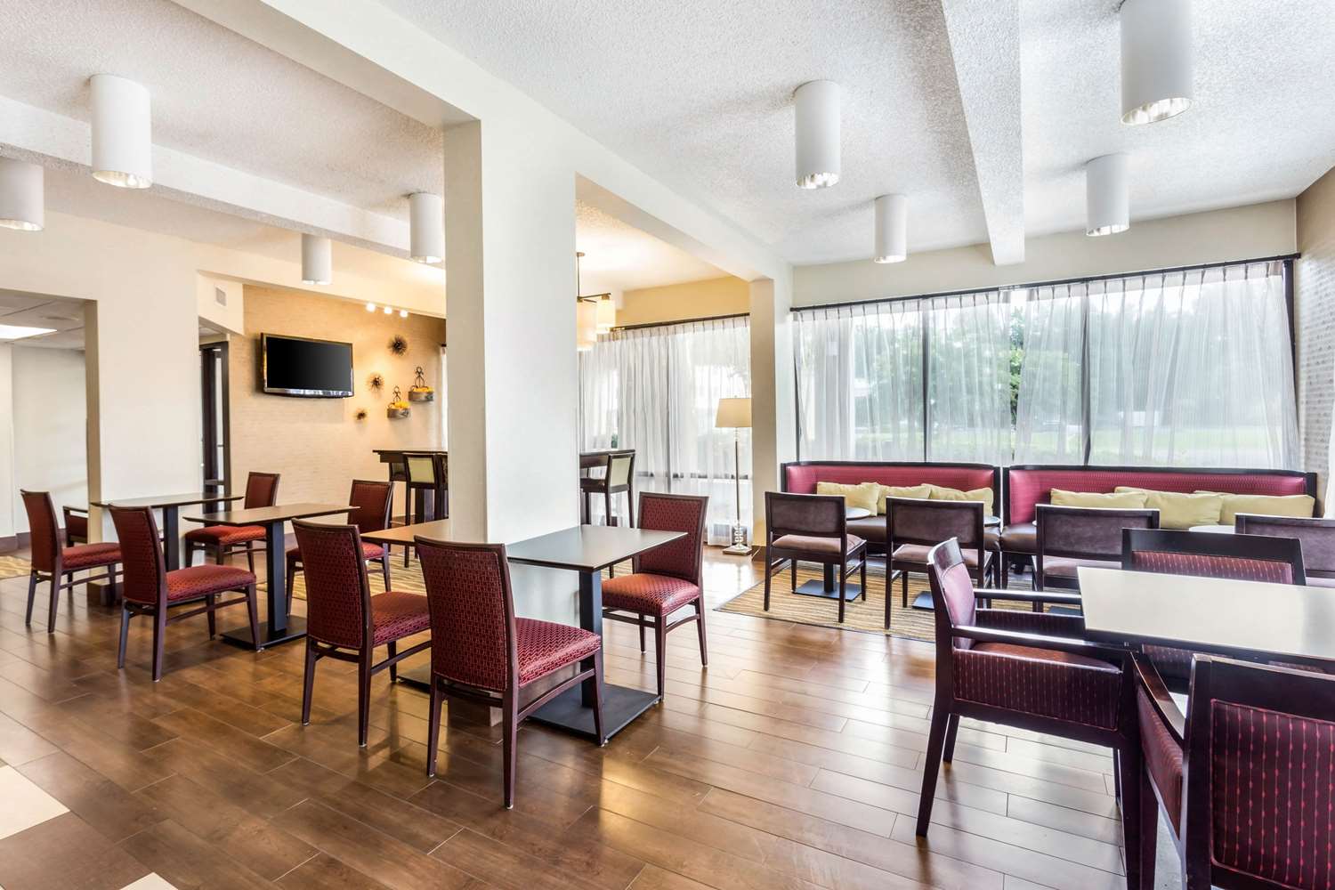 Quality Inn Walterboro I-95 8/16