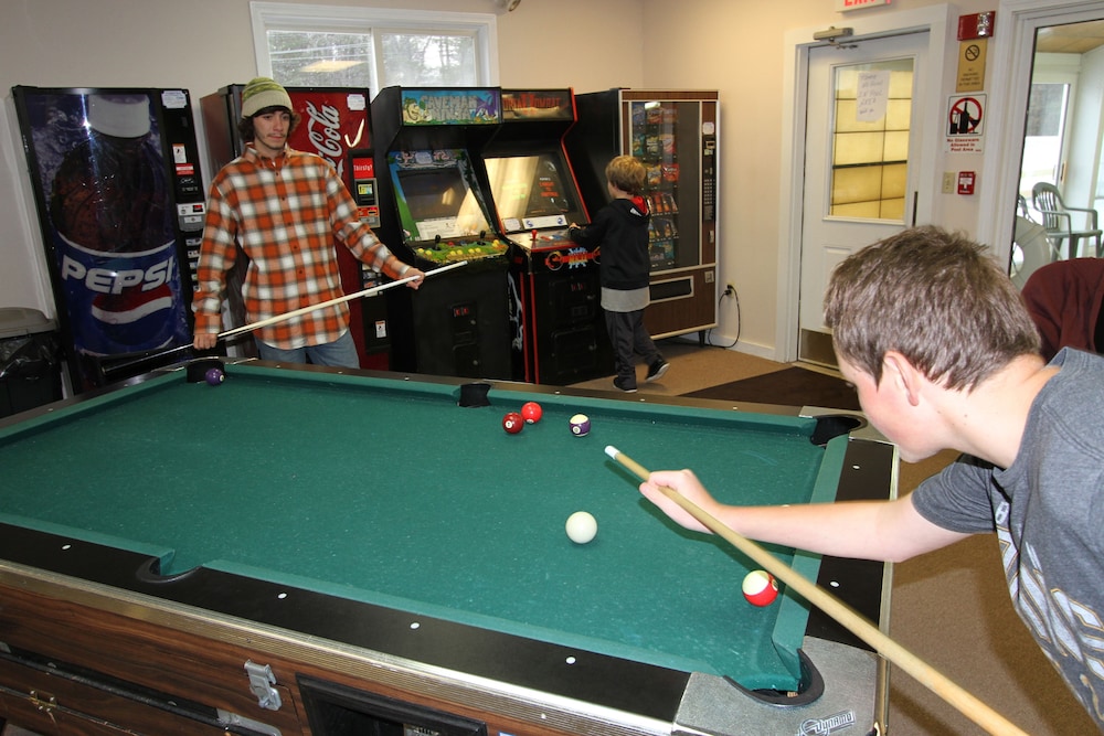Cold Spring Resort 32/64
