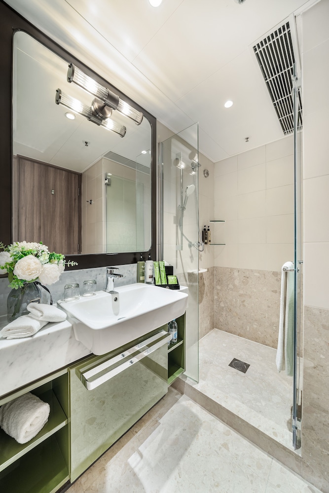 Harbour Plaza Metropolis 43/43