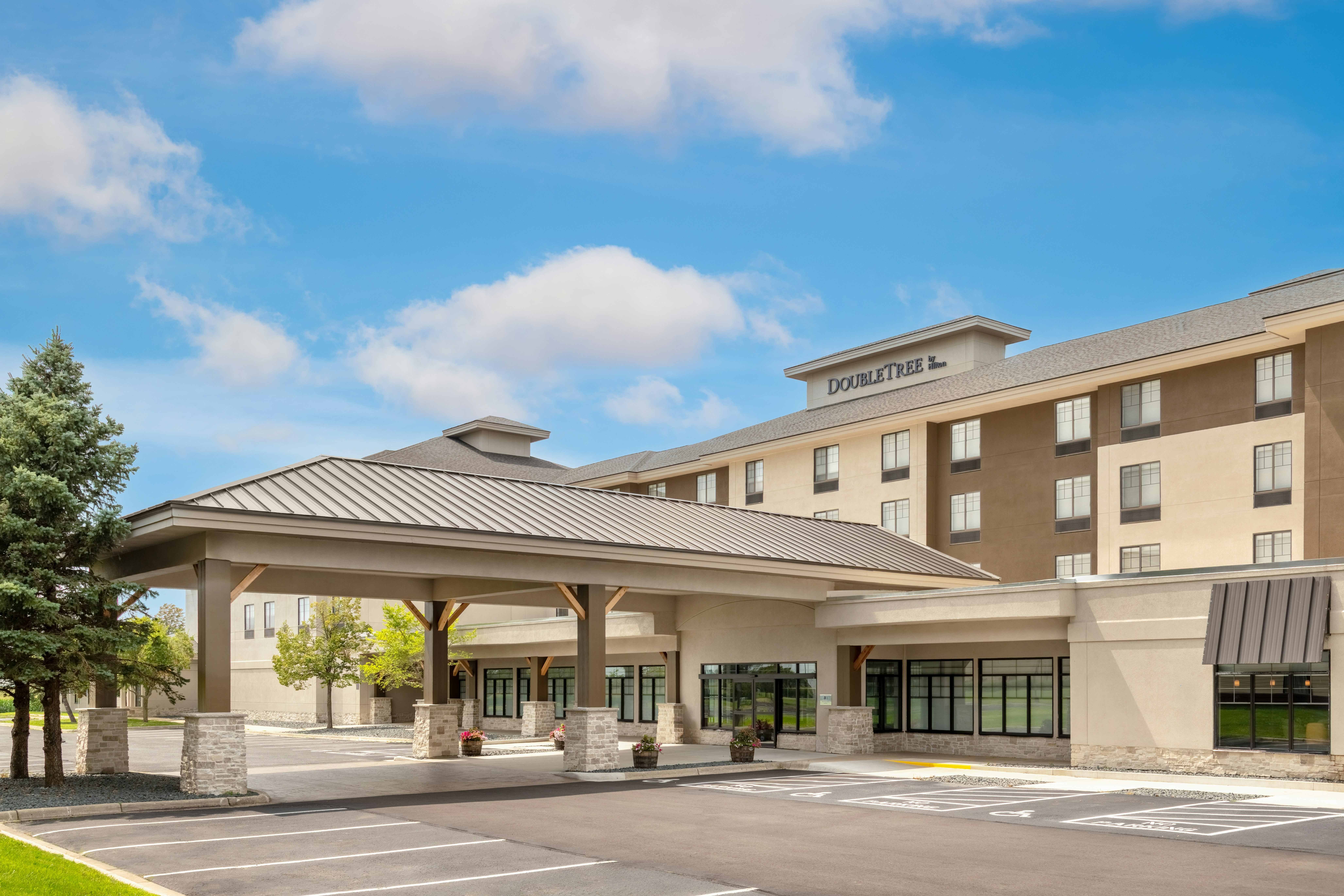 DoubleTree by Hilton Owatonna 2/27