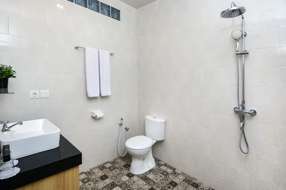 Graha Socio Hotel 54/56